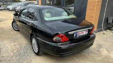 JAGUAR X-Type