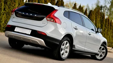 VOLVO V40 Cross Country