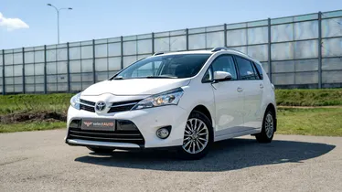 TOYOTA Verso