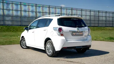 TOYOTA Verso