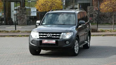 MITSUBISHI Pajero