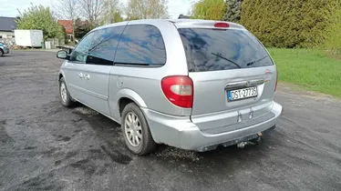 CHRYSLER Town & Country