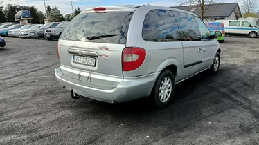 CHRYSLER Town & Country