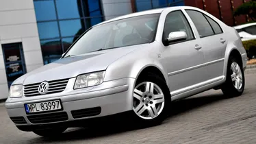 VOLKSWAGEN Bora