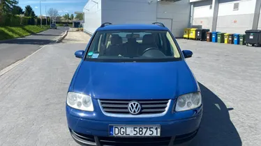 VOLKSWAGEN Touran