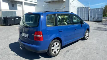 VOLKSWAGEN Touran