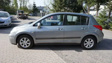 NISSAN Tiida