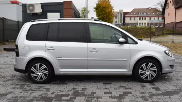 VOLKSWAGEN Touran