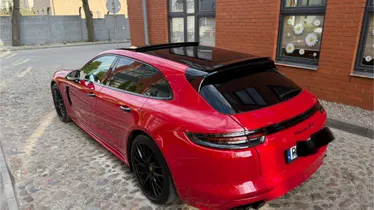 PORSCHE Panamera