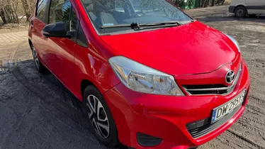 TOYOTA Yaris