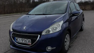 PEUGEOT 208