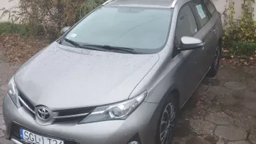 TOYOTA Auris