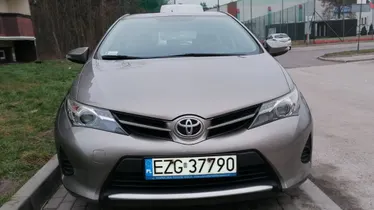 TOYOTA Auris