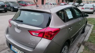TOYOTA Auris