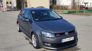 VOLKSWAGEN Polo
