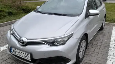 TOYOTA Auris