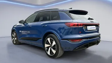 AUDI Q6