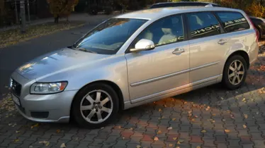 VOLVO V50