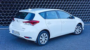 TOYOTA Auris