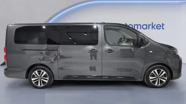 PEUGEOT Traveller