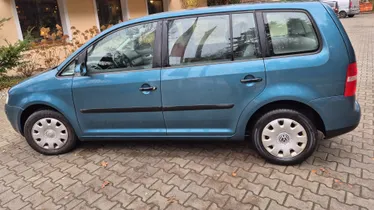 VOLKSWAGEN Touran