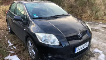 TOYOTA Auris