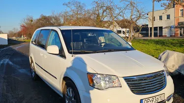 CHRYSLER Town & Country