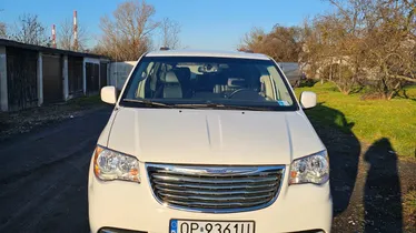CHRYSLER Town & Country