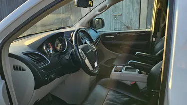 CHRYSLER Town & Country