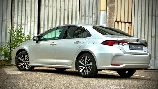 TOYOTA Corolla Corolla 1.8 Hybrid Style