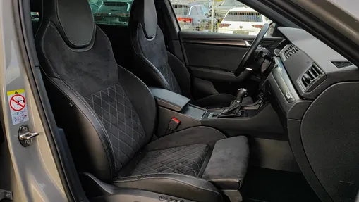 SKODA Superb Superb 2.0 TDI SCR Sportline DSG