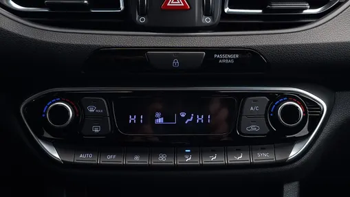 HYUNDAI i30 i30 1.0 T-GDI Smart DCT