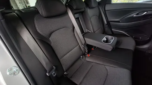 HYUNDAI i30 i30 1.6 D Comfort DCT