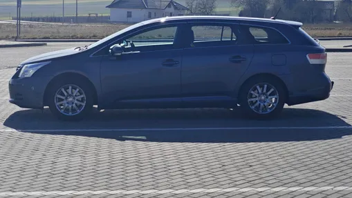 TOYOTA Avensis Avensis 2.0 D-4D Sol plus+NAVI