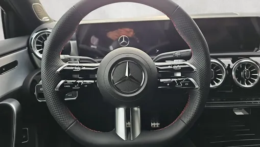 MERCEDES-BENZ A Klasa A 250 e PHEV AMG Line 8G-DCT