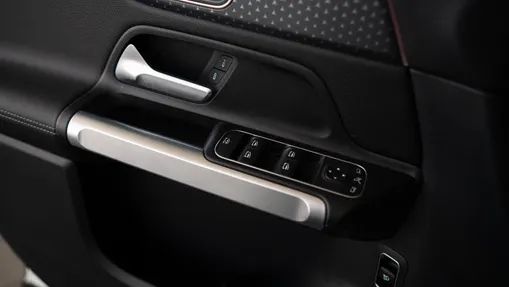 MERCEDES-BENZ GLB GLB 200 mHEV 7G-DCT