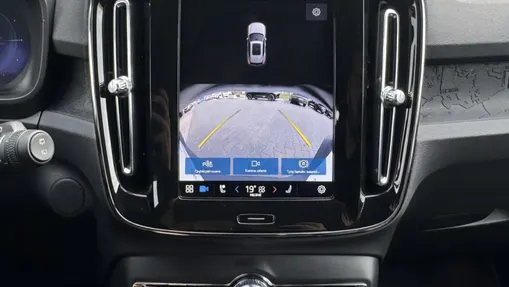 VOLVO XC40 XC40 73kWh Recharge Plus aut