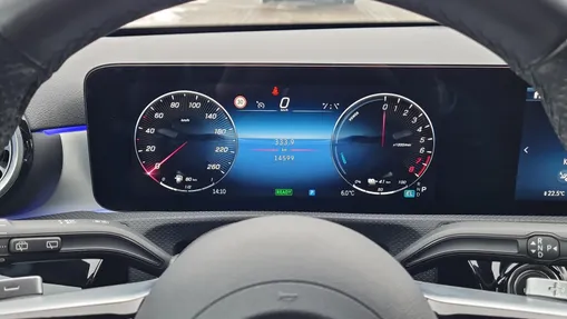 MERCEDES-BENZ A Klasa A 250 e PHEV AMG Line 8G-DCT