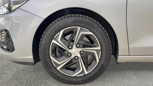 HYUNDAI i30 i30 1.5 DPI Comfort