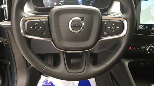 VOLVO XC40 XC40 T3 Momentum Pro aut