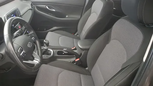 HYUNDAI i30 i30 1.6 D Classic +