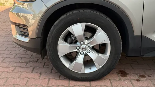 VOLVO XC40 XC40 T3 Momentum Pro aut