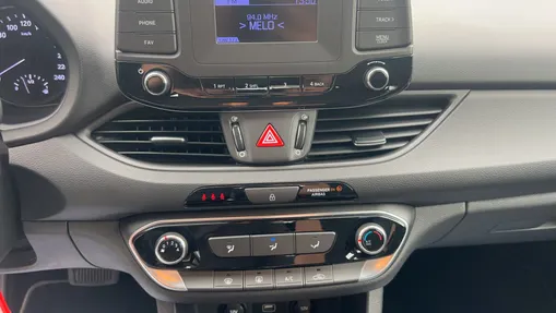 HYUNDAI i30 i30 1.0 T-GDI Classic + DCT