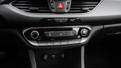 HYUNDAI i30 i30 1.5 DPI Classic +