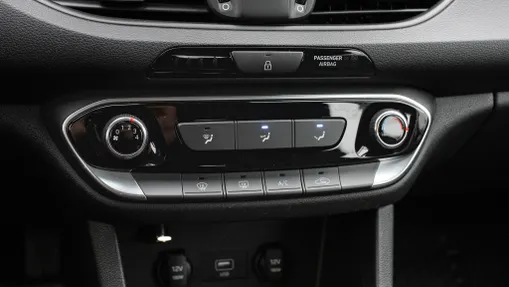 HYUNDAI i30 i30 1.5 DPI Classic +