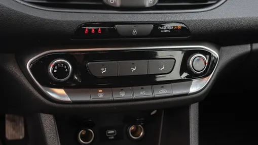 HYUNDAI i30 i30 1.5 DPI Classic +