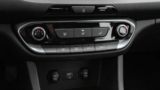 HYUNDAI i30 i30 1.5 DPI Classic +