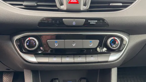 HYUNDAI i30 i30 1.5 DPI Classic +