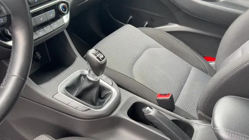 HYUNDAI i30 i30 1.5 DPI Classic +