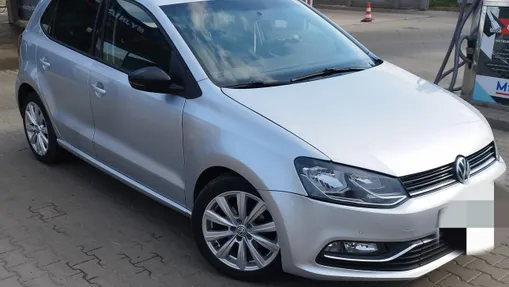 VOLKSWAGEN Polo -